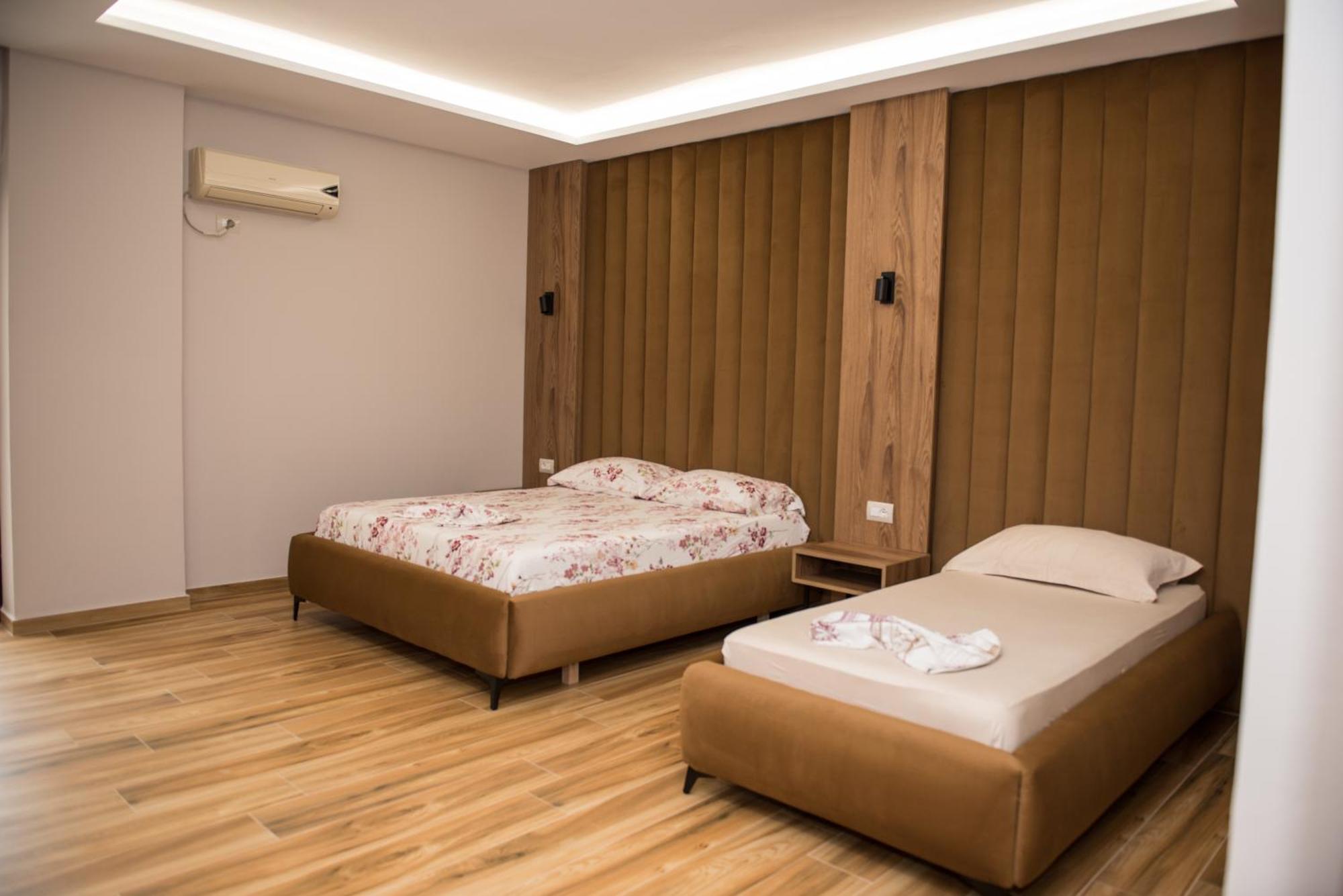 Donantelo Hotel Vlore Vlorë Exterior foto