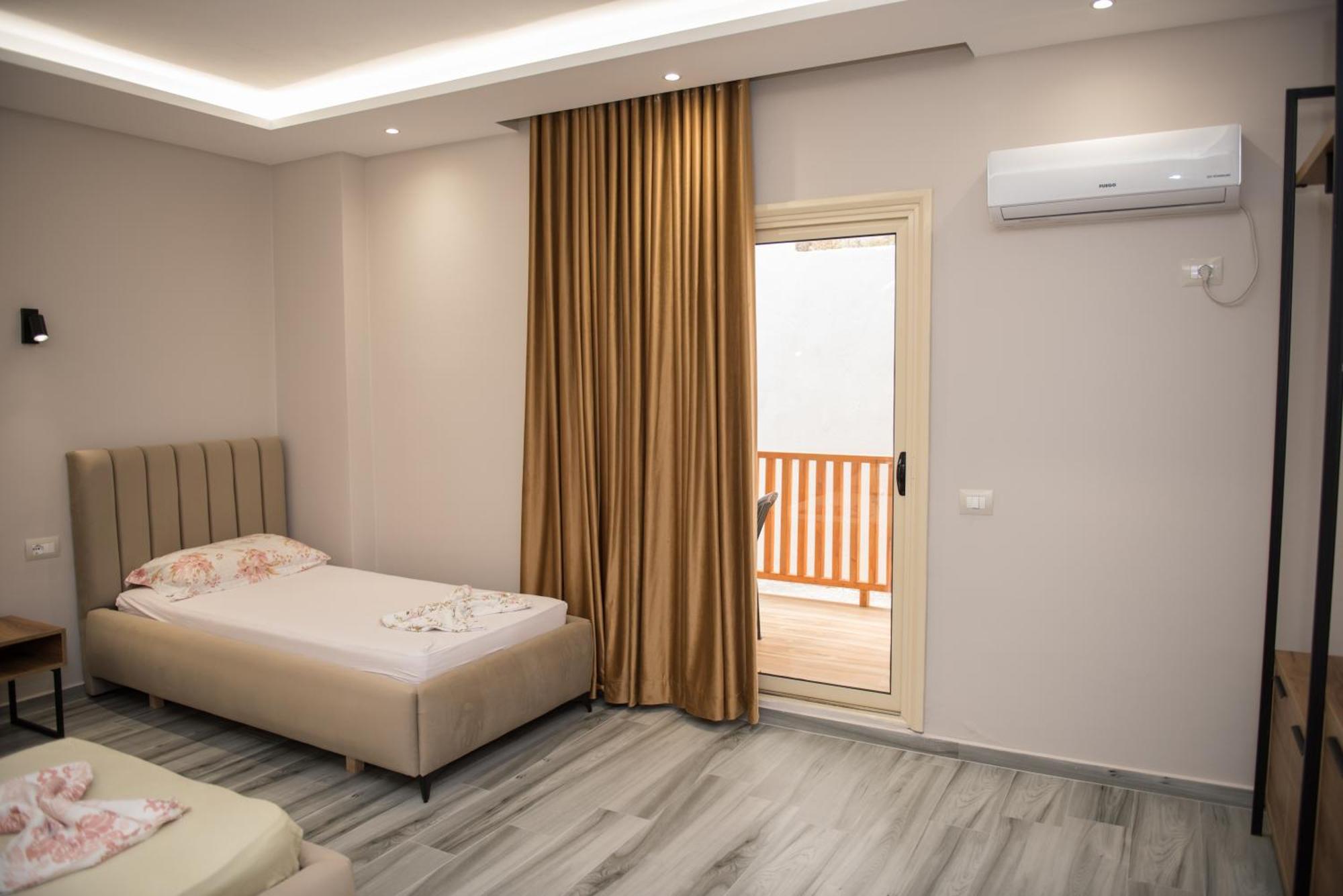 Donantelo Hotel Vlore Vlorë Exterior foto
